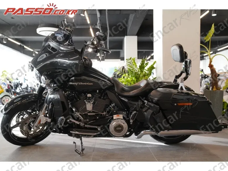 HARLEY-DAVIDSON FLHXSE - фото 1