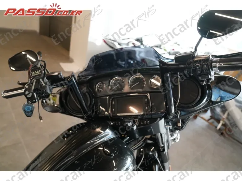 HARLEY-DAVIDSON FLHXSE - фото 3