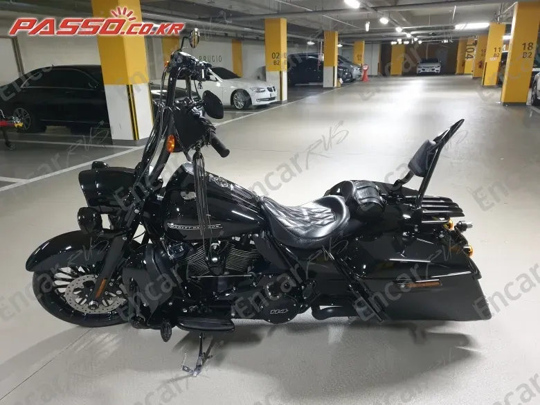 HARLEY-DAVIDSON ROAD KING SPECIAL - фото 1