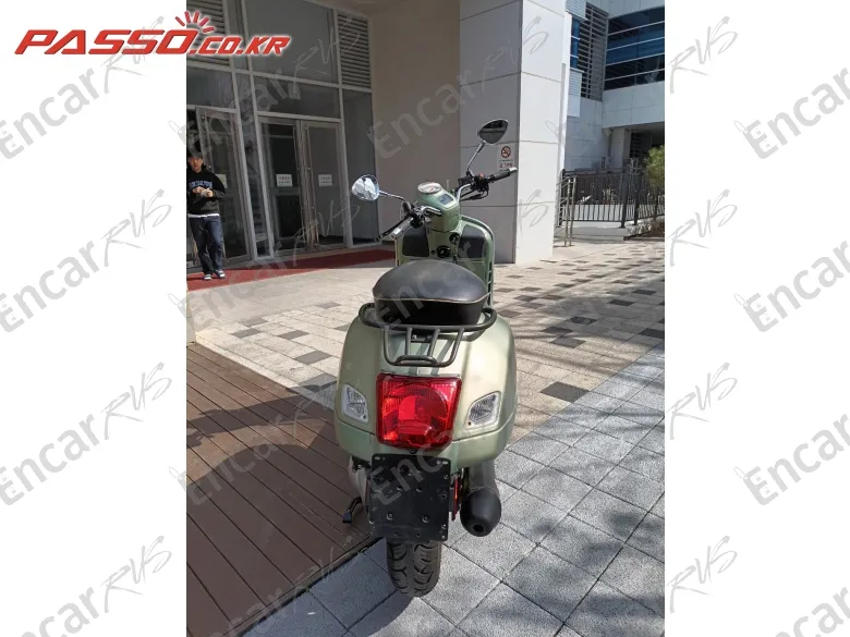 Vespa Gtv 300 Sei Giorni - фото 2